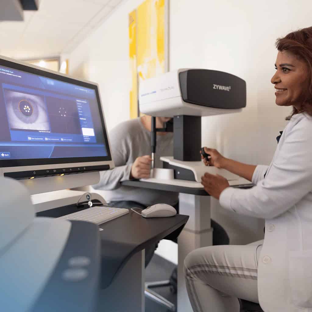 Augenlaserkorrektur im Laserzentrum Wiesbaden, modernste Technologie für präzise Sehkorrekturen.